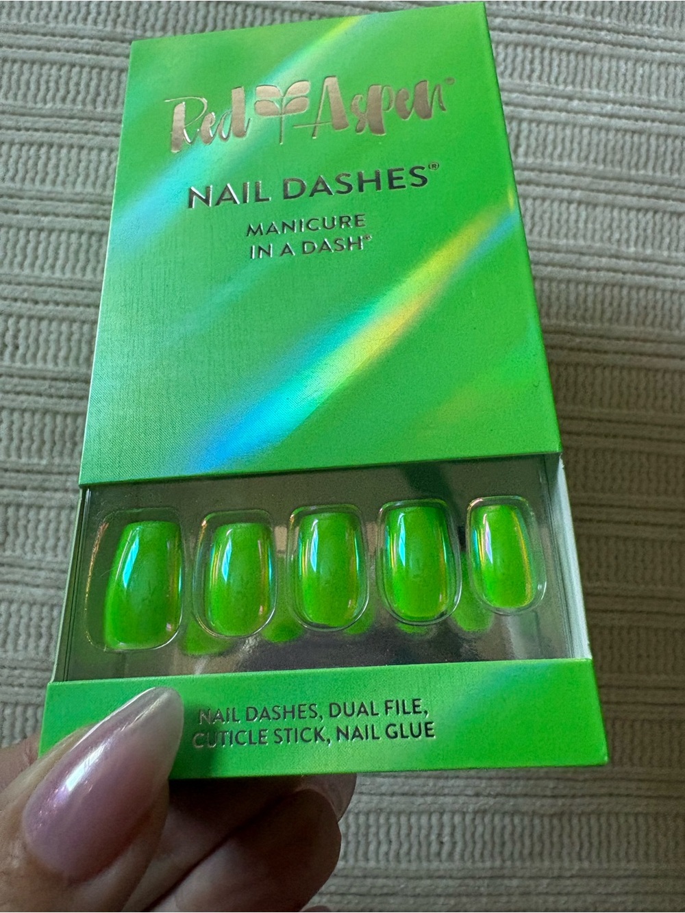 Red Aspen Green Nail Dashes Press-On Nails A Summer Icon Iva - Picture 4 of 6